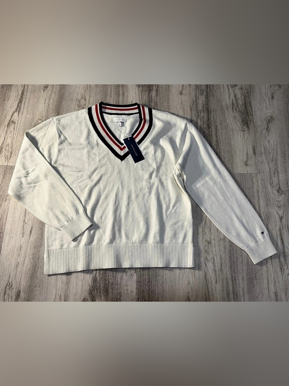 Tommy Hilfiger Cable Knit Cricket Sweater Women’s V-Neck White & Red